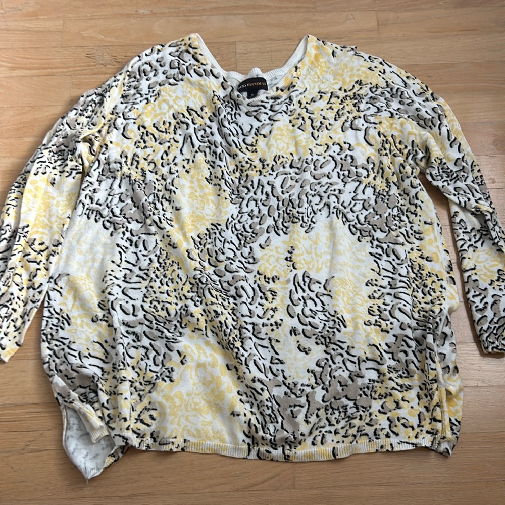 Women’s lightweight sweater